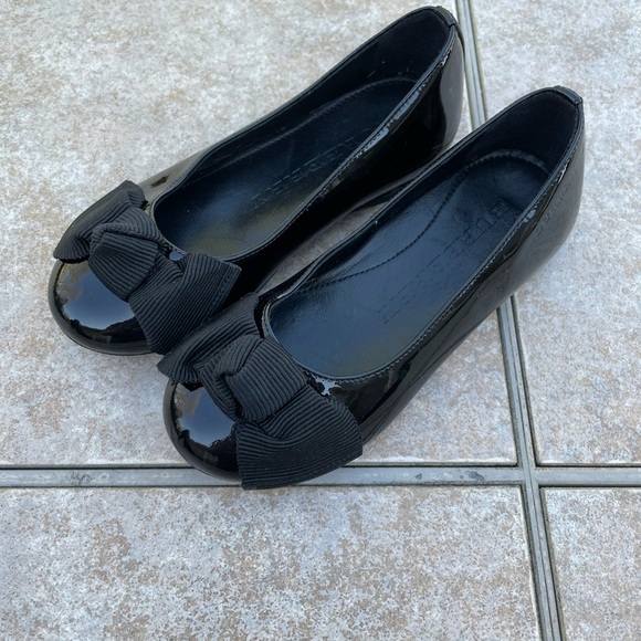 Girls Burberry dress shoes size 27 - Picture 2 of 11